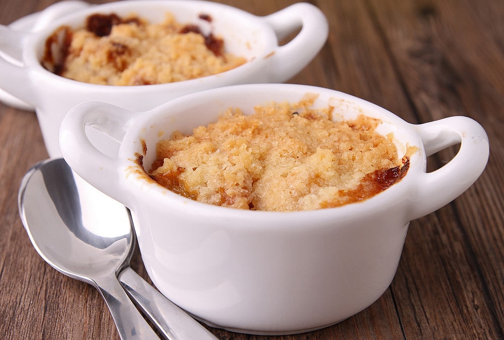 Crumble sans beurre et sans sucre ajouté : choix de matières grasses et édulcorants découvrez notre recette de crumble léger, un dessert gourmand et facile à préparer, parfait pour une pause sucrée sans culpabilité. aux fruits frais, moins de sucre et sans excès de beurre !